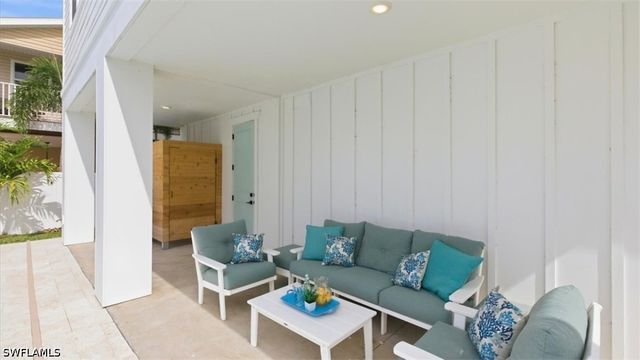 129 Pearl ST, Fort Myers Beach, FL 33931