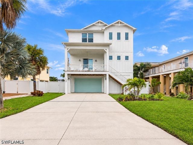 129 Pearl ST, Fort Myers Beach, FL 33931