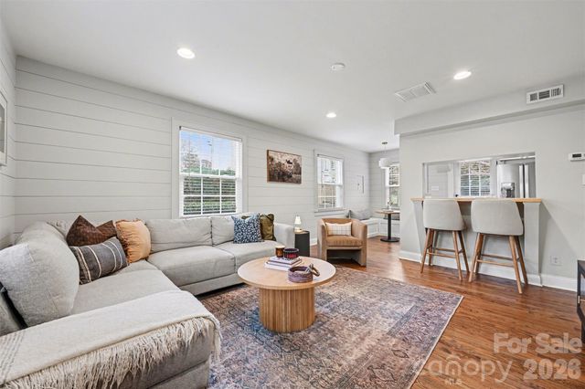 231 Wakefield Drive A, Charlotte, NC 28209