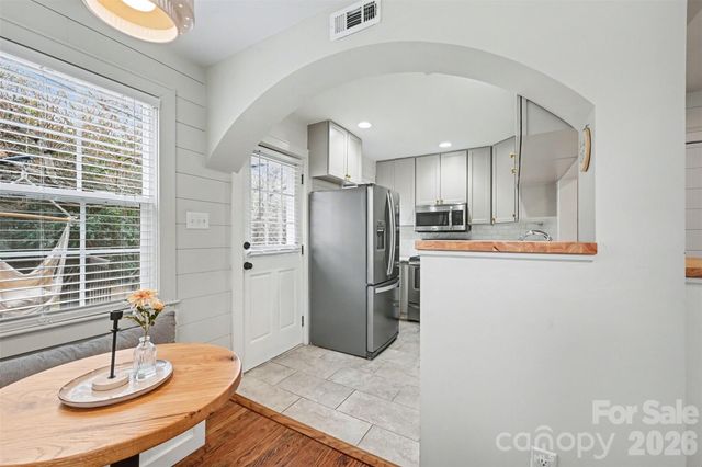 231 Wakefield Drive A, Charlotte, NC 28209