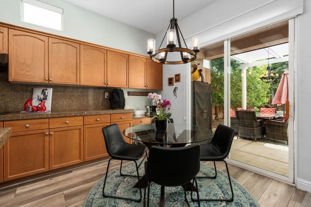 1812 N Graybark Avenue, Clovis, CA 93619