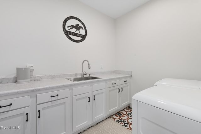 1 Garside Rd Extension, Saratoga Springs, NY 12866