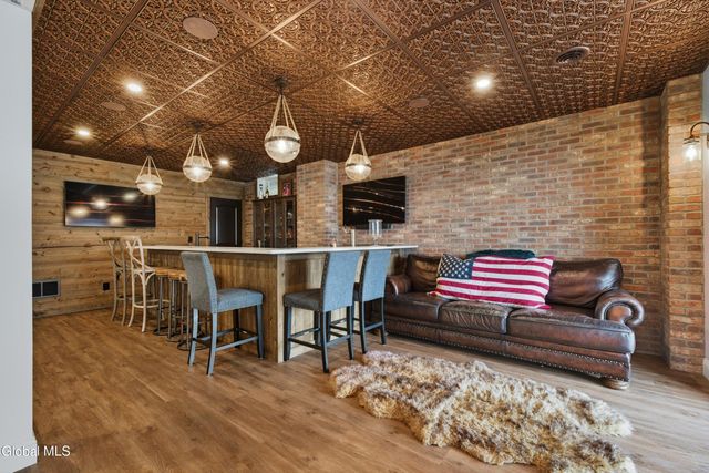 1 Garside Rd Extension, Saratoga Springs, NY 12866