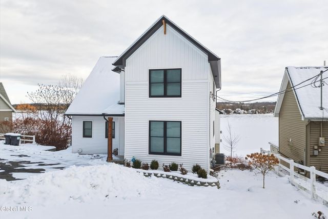 1 Garside Rd Extension, Saratoga Springs, NY 12866