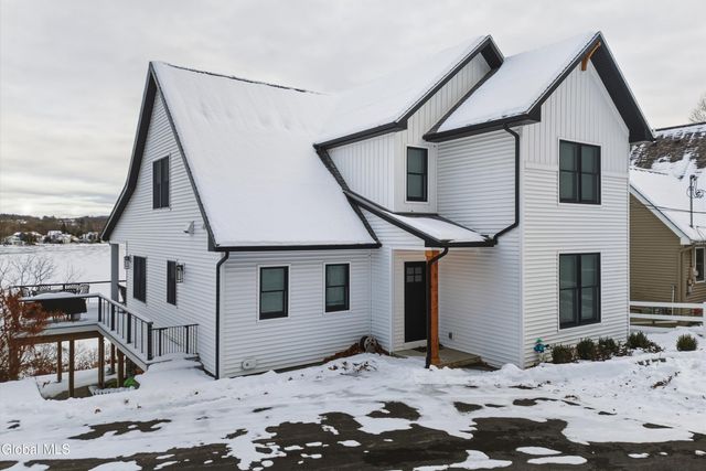 1 Garside Rd Extension, Saratoga Springs, NY 12866