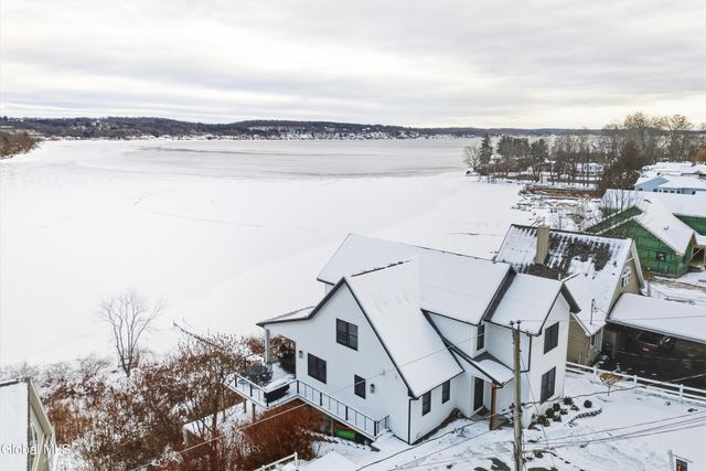 1 Garside Rd Extension, Saratoga Springs, NY 12866