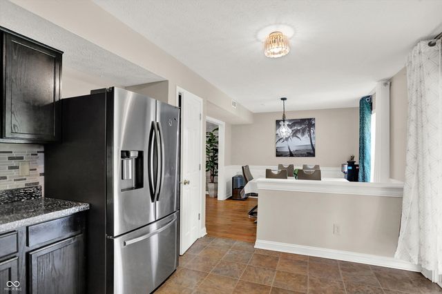 2002 Oakbrooke Court, Avon, IN 46123