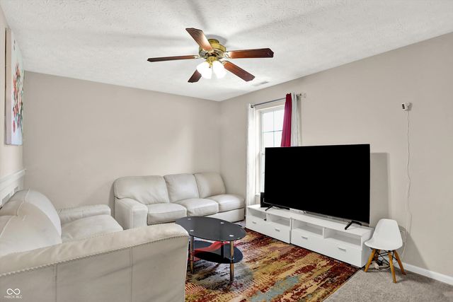 2002 Oakbrooke Court, Avon, IN 46123