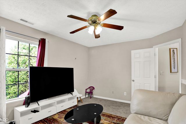 2002 Oakbrooke Court, Avon, IN 46123