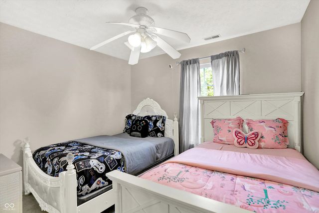 2002 Oakbrooke Court, Avon, IN 46123