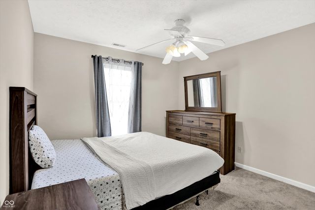 2002 Oakbrooke Court, Avon, IN 46123