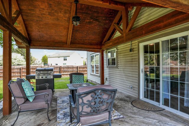 2002 Oakbrooke Court, Avon, IN 46123