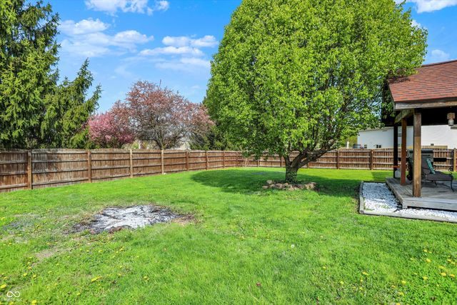 2002 Oakbrooke Court, Avon, IN 46123