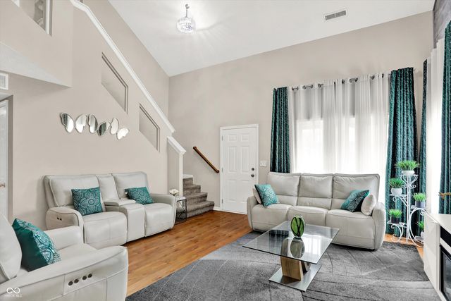 2002 Oakbrooke Court, Avon, IN 46123