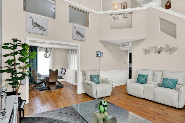 2002 Oakbrooke Court, Avon, IN 46123