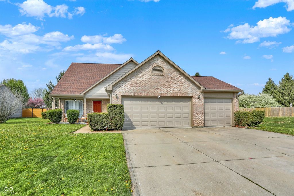 2002 Oakbrooke Court, Avon, IN 46123