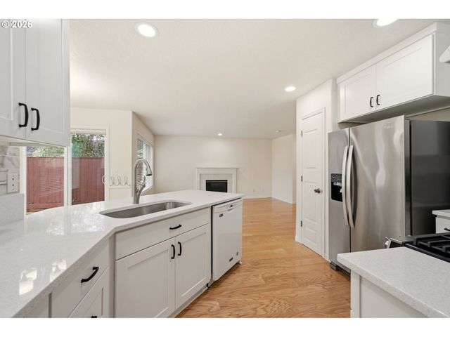 14961 Nw DEERFOOT Ln, Portland, OR 97229