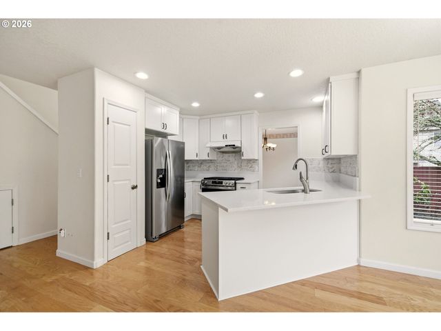 14961 Nw DEERFOOT Ln, Portland, OR 97229