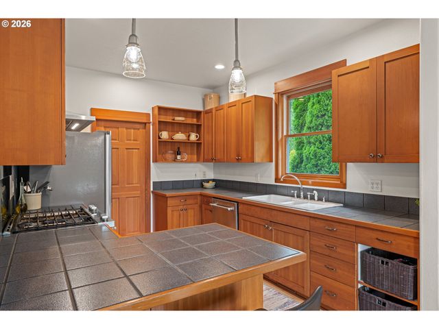 2678 5TH Ave, West Linn, OR 97068