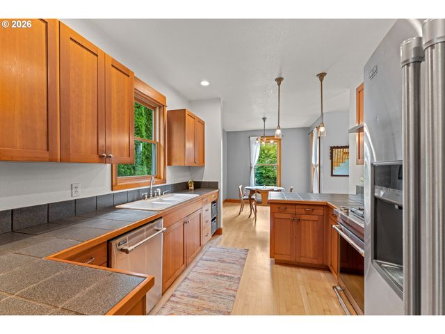 2678 5TH Ave, West Linn, OR 97068