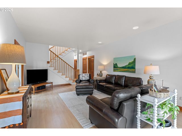 2678 5TH Ave, West Linn, OR 97068