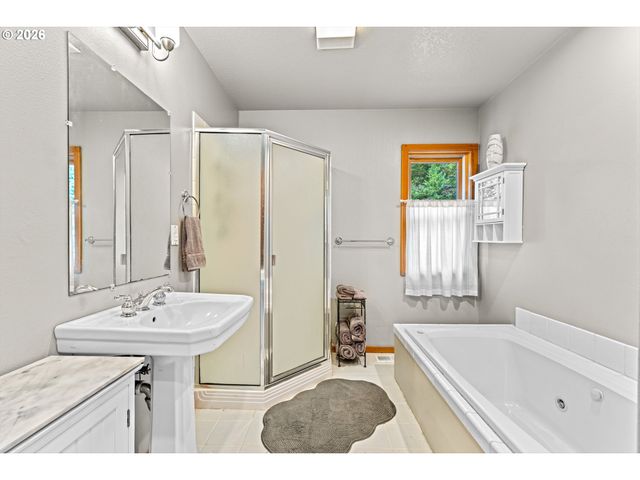 2678 5TH Ave, West Linn, OR 97068