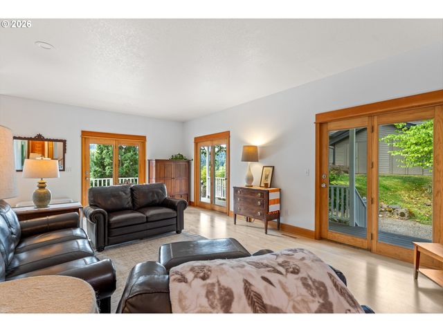 2678 5TH Ave, West Linn, OR 97068