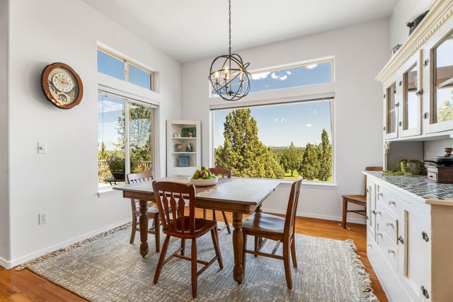 1036 Niagara Falls Drive, Redmond, OR 97756