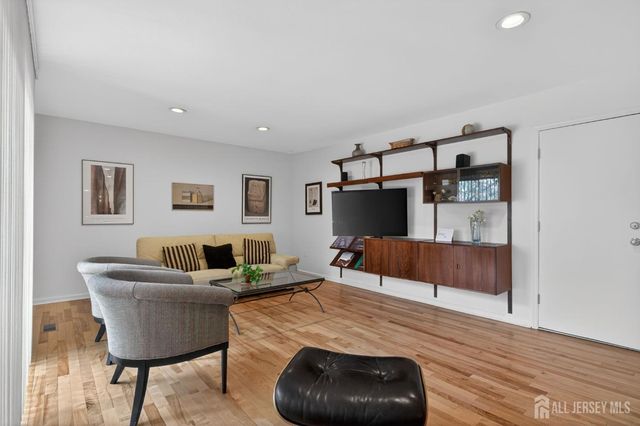 1328 Aaron Road, North Brunswick, NJ 08902