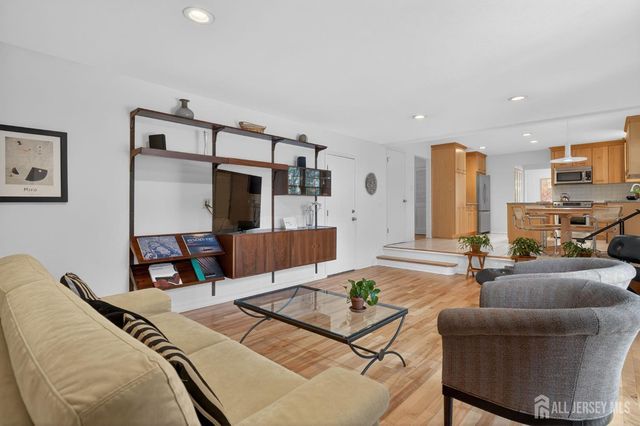 1328 Aaron Road, North Brunswick, NJ 08902