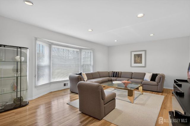 1328 Aaron Road, North Brunswick, NJ 08902