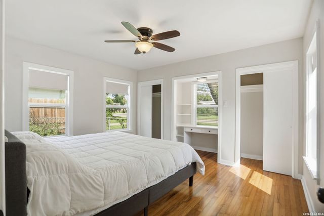 221 Balcones Heights Rd, Balcones Heights, TX 78201