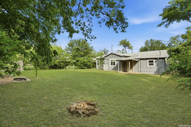 221 Balcones Heights Rd, Balcones Heights, TX 78201