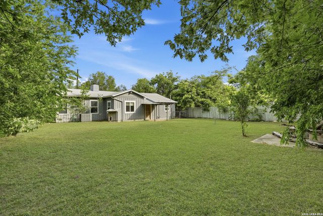 221 Balcones Heights Rd, Balcones Heights, TX 78201