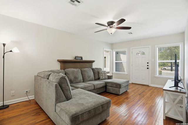 221 Balcones Heights Rd, Balcones Heights, TX 78201