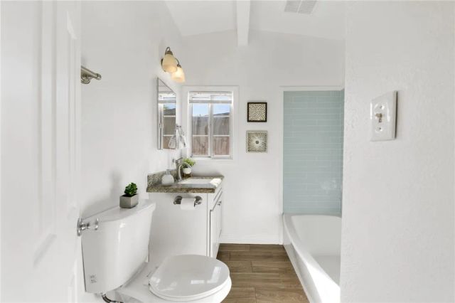 18018 E Armstead, Azusa, CA 91702