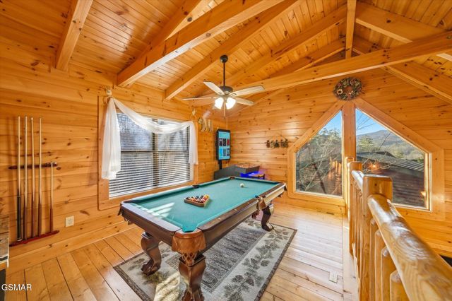 2016 Bear Creek Way, Pigeon Forge, TN 37862