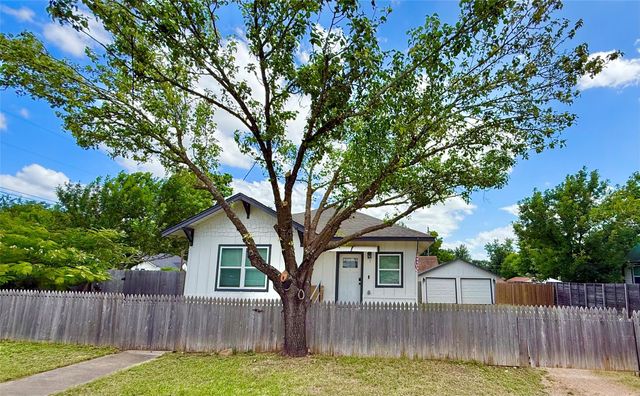 1401 W 7th ST, Taylor, TX 76574