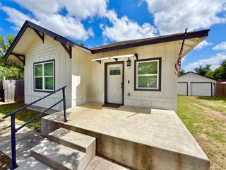 1401 W 7th ST, Taylor, TX 76574