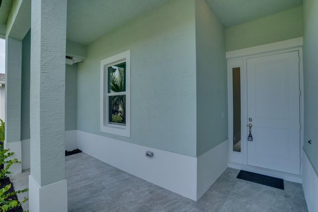 388 SW Vista Lake Drive, Port St. Lucie, Port St Lucie, FL 34983