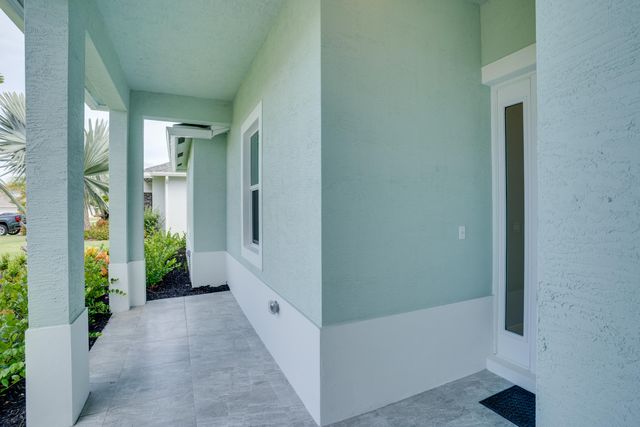 388 SW Vista Lake Drive, Port St. Lucie, Port St Lucie, FL 34983