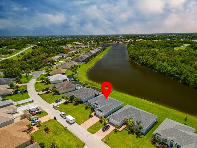 388 SW Vista Lake Drive, Port St. Lucie, Port St Lucie, FL 34983