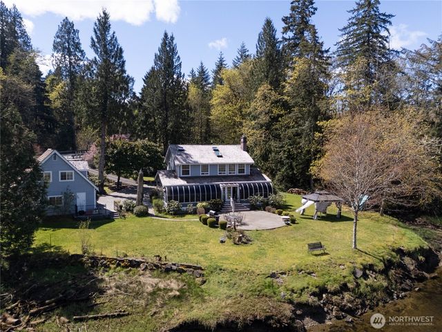 8320 E Grapeview Loop Road, Allyn, WA 98524