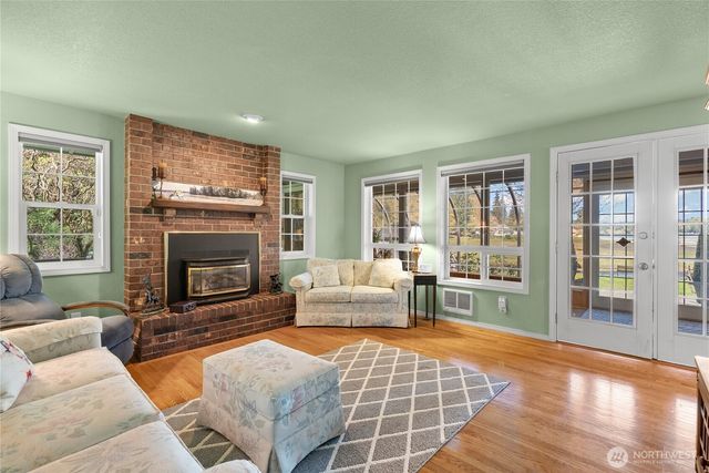 8320 E Grapeview Loop Road, Allyn, WA 98524