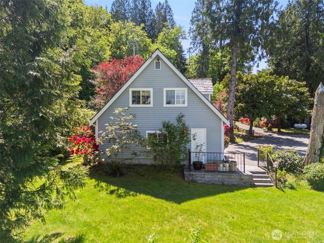8320 E Grapeview Loop Road, Allyn, WA 98524