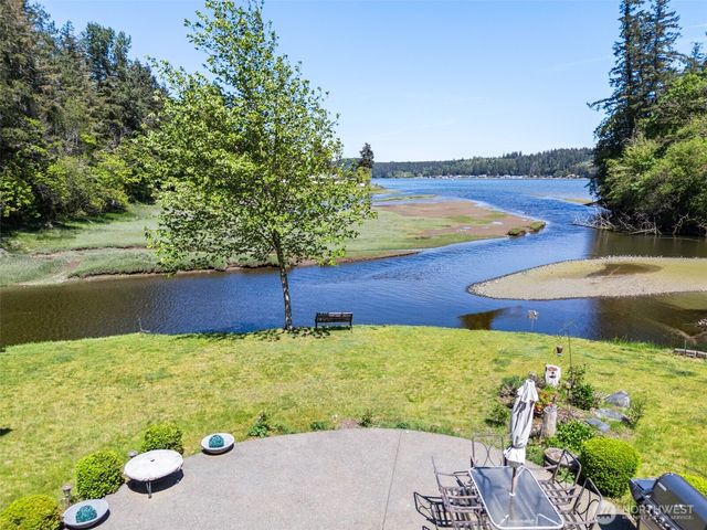 8320 E Grapeview Loop Road, Allyn, WA 98524