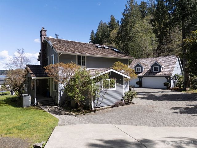 8320 E Grapeview Loop Road, Allyn, WA 98524