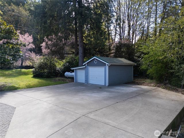 8320 E Grapeview Loop Road, Allyn, WA 98524