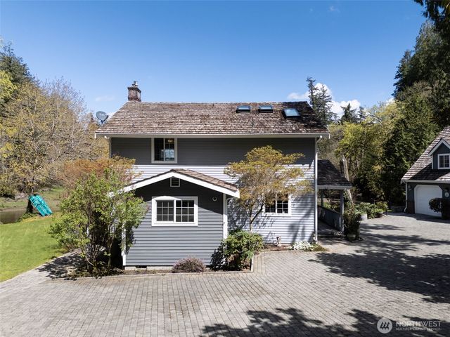 8320 E Grapeview Loop Road, Allyn, WA 98524