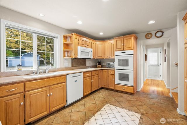 8320 E Grapeview Loop Road, Allyn, WA 98524